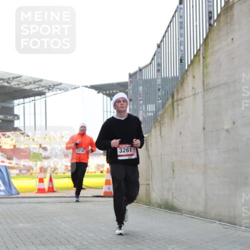 08.12.2024 - St. Pauli X-Mass-Run No. 14 H.Heesch http://msf.ph/oto/7490223 08.12.2024 09:56:32 Ziel 415, 1852, 799, 3256, 3261 meine-sportfotos.de