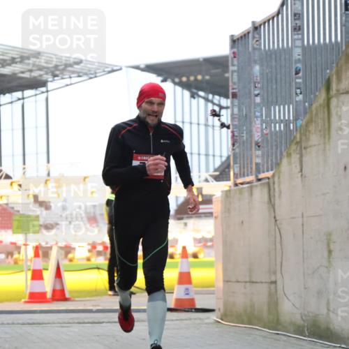 08.12.2024 - St. Pauli X-Mass-Run No. 14 H.Heesch http://msf.ph/oto/7490314 08.12.2024 09:56:40 Ziel 799, 1852, 3256, 3261, 799 meine-sportfotos.de