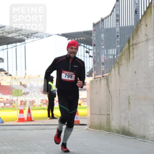 08.12.2024 - St. Pauli X-Mass-Run No. 14 H.Heesch http://msf.ph/oto/7490328 08.12.2024 09:56:40 Ziel 799, 1852, 3256, 3261, 799 meine-sportfotos.de