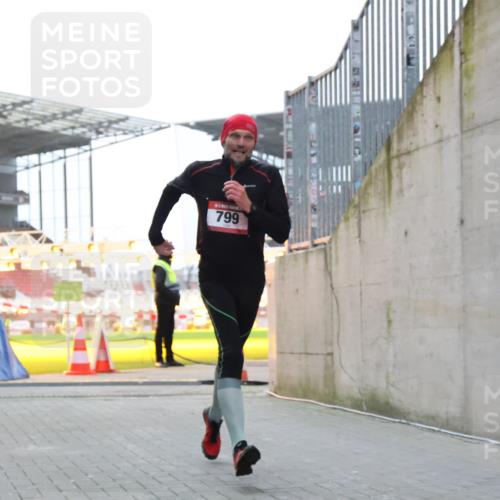 08.12.2024 - St. Pauli X-Mass-Run No. 14 H.Heesch http://msf.ph/oto/7490338 08.12.2024 09:56:40 Ziel 799, 1852, 3256, 3261, 799 meine-sportfotos.de