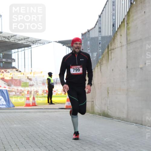 08.12.2024 - St. Pauli X-Mass-Run No. 14 H.Heesch http://msf.ph/oto/7490349 08.12.2024 09:56:41 Ziel 799, 1852, 3256, 3261, 799 meine-sportfotos.de