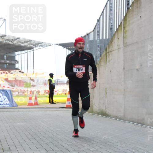 08.12.2024 - St. Pauli X-Mass-Run No. 14 H.Heesch http://msf.ph/oto/7490354 08.12.2024 09:56:41 Ziel 799, 1852, 3256, 3261, 799 meine-sportfotos.de