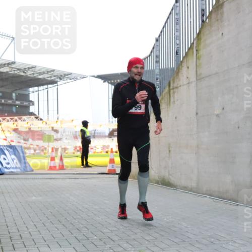 08.12.2024 - St. Pauli X-Mass-Run No. 14 H.Heesch http://msf.ph/oto/7490360 08.12.2024 09:56:41 Ziel 799, 1852, 3256, 3261, 799 meine-sportfotos.de