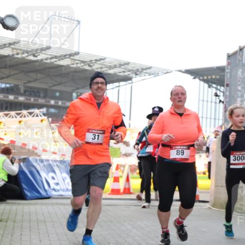 08.12.2024 - St. Pauli X-Mass-Run No. 14 H.Heesch http://msf.ph/oto/7490375 08.12.2024 10:04:40 Ziel 1421, 2604, 3008, 31, 89, 299, 627, 634, 791, 2380, 2382, 2383, 3008 meine-sportfotos.de