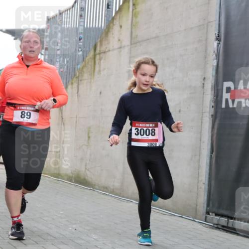 08.12.2024 - St. Pauli X-Mass-Run No. 14 H.Heesch http://msf.ph/oto/7490380 08.12.2024 10:04:41 Ziel 31, 89, 1421, 2604, 3008, 31, 89, 299, 627, 634, 791, 2380, 2382, 2383, 3008 meine-sportfotos.de
