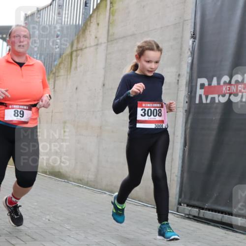 08.12.2024 - St. Pauli X-Mass-Run No. 14 H.Heesch http://msf.ph/oto/7490396 08.12.2024 10:04:41 Ziel 31, 89, 1421, 2604, 3008, 31, 89, 299, 627, 634, 791, 2380, 2382, 2383, 3008 meine-sportfotos.de