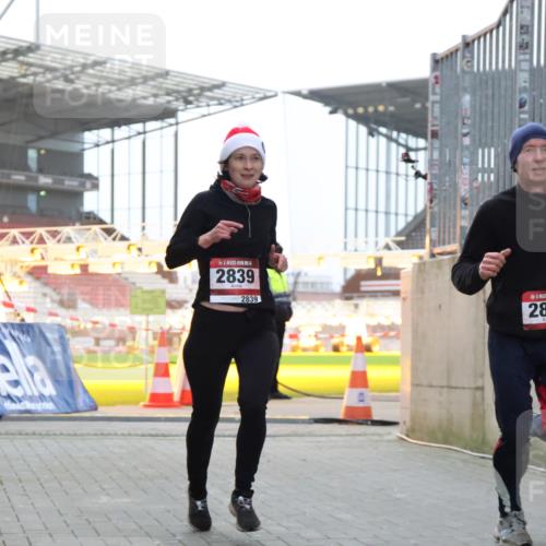 08.12.2024 - St. Pauli X-Mass-Run No. 14 H.Heesch http://msf.ph/oto/7490502 08.12.2024 09:56:53 Ziel 288, 799, 2837, 2839, 288, 2837, 2839, 3095 meine-sportfotos.de
