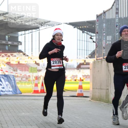 08.12.2024 - St. Pauli X-Mass-Run No. 14 H.Heesch http://msf.ph/oto/7490508 08.12.2024 09:56:53 Ziel 288, 799, 2837, 2839, 288, 2837, 2839, 3095 meine-sportfotos.de