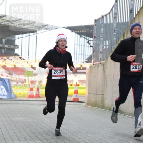 08.12.2024 - St. Pauli X-Mass-Run No. 14 H.Heesch http://msf.ph/oto/7490522 08.12.2024 09:56:53 Ziel 288, 799, 2837, 2839, 288, 2837, 2839, 3095 meine-sportfotos.de
