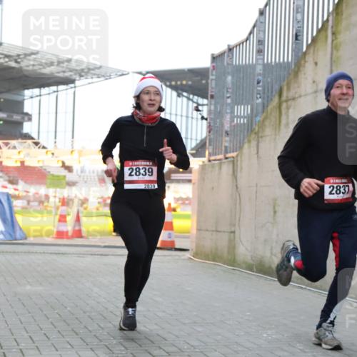 08.12.2024 - St. Pauli X-Mass-Run No. 14 H.Heesch http://msf.ph/oto/7490533 08.12.2024 09:56:53 Ziel 288, 799, 2837, 2839, 288, 2837, 2839, 3095 meine-sportfotos.de