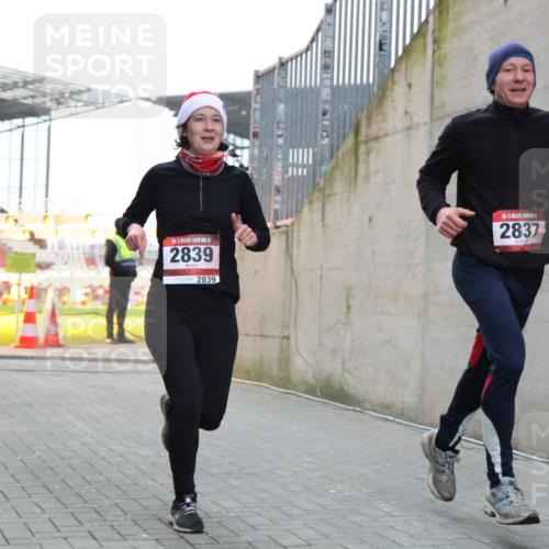 08.12.2024 - St. Pauli X-Mass-Run No. 14 H.Heesch http://msf.ph/oto/7490557 08.12.2024 09:56:53 Ziel 288, 799, 2837, 2839, 288, 2837, 2839, 3095 meine-sportfotos.de