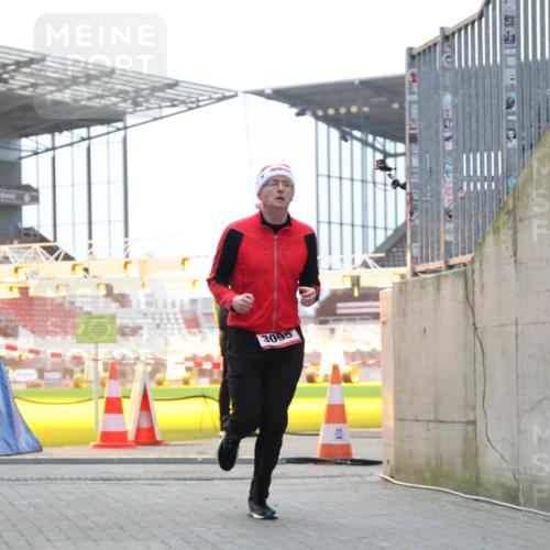 08.12.2024 - St. Pauli X-Mass-Run No. 14 H.Heesch http://msf.ph/oto/7490637 08.12.2024 09:56:56 Ziel 288, 2837, 2839, 3095 meine-sportfotos.de
