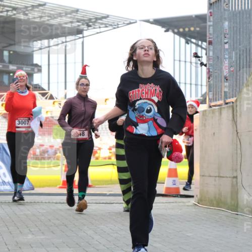 08.12.2024 - St. Pauli X-Mass-Run No. 14 H.Heesch http://msf.ph/oto/7490667 08.12.2024 10:04:52 Ziel 31, 89, 299, 627, 634, 791, 2380, 2382, 2383, 3008, 76, 172, 595, 748, 2485, 2758, 3007 meine-sportfotos.de