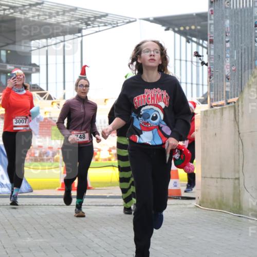 08.12.2024 - St. Pauli X-Mass-Run No. 14 H.Heesch http://msf.ph/oto/7490671 08.12.2024 10:04:52 Ziel 31, 89, 299, 627, 634, 791, 2380, 2382, 2383, 3008, 76, 172, 595, 748, 2485, 2758, 3007 meine-sportfotos.de