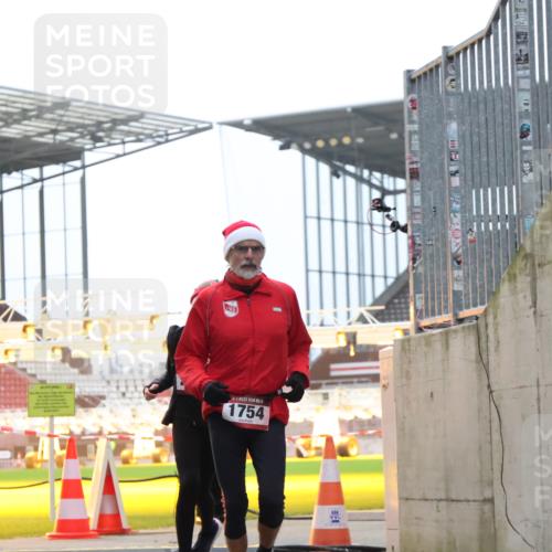 08.12.2024 - St. Pauli X-Mass-Run No. 14 H.Heesch http://msf.ph/oto/7490698 08.12.2024 09:57:04 Ziel 288, 2837, 2839, 3095, 1741, 1754, 2956, 3139 meine-sportfotos.de