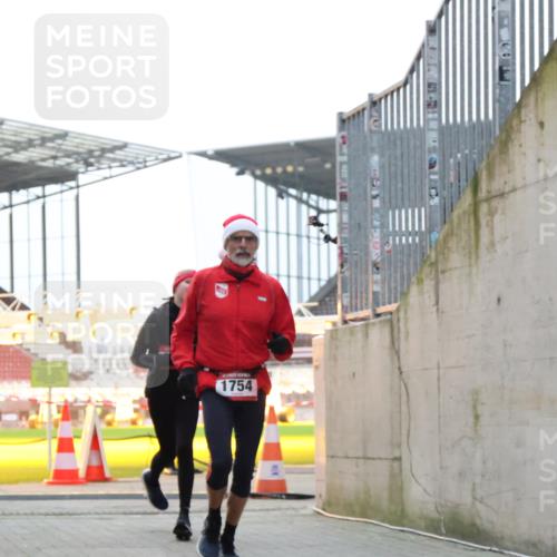 08.12.2024 - St. Pauli X-Mass-Run No. 14 H.Heesch http://msf.ph/oto/7490737 08.12.2024 09:57:05 Ziel 288, 2837, 2839, 3095, 1741, 1754, 2956, 3139 meine-sportfotos.de