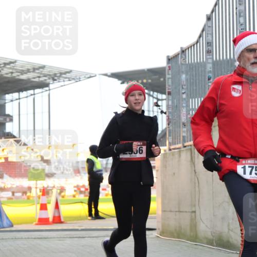 08.12.2024 - St. Pauli X-Mass-Run No. 14 H.Heesch http://msf.ph/oto/7490771 08.12.2024 09:57:06 Ziel 288, 1754, 2837, 2839, 2956, 3095, 1741, 1754, 2956, 3139 meine-sportfotos.de