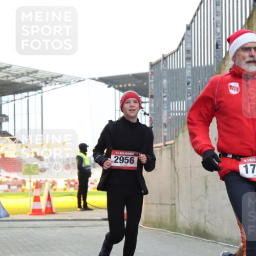 08.12.2024 - St. Pauli X-Mass-Run No. 14 H.Heesch http://msf.ph/oto/7490782 08.12.2024 09:57:06 Ziel 288, 1754, 2837, 2839, 2956, 3095, 1741, 1754, 2956, 3139 meine-sportfotos.de