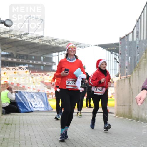 08.12.2024 - St. Pauli X-Mass-Run No. 14 H.Heesch http://msf.ph/oto/7490789 08.12.2024 10:04:55 Ziel 31, 89, 299, 595, 627, 634, 748, 791, 2380, 2382, 2383, 2485, 76, 172, 595, 748, 2485, 2758, 2937, 3007 meine-sportfotos.de