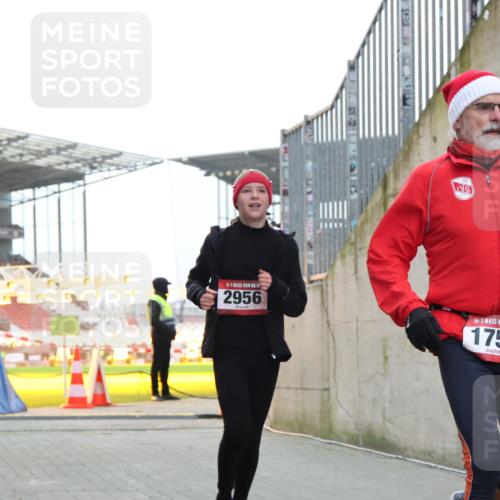 08.12.2024 - St. Pauli X-Mass-Run No. 14 H.Heesch http://msf.ph/oto/7490790 08.12.2024 09:57:06 Ziel 288, 1754, 2837, 2839, 2956, 3095, 1741, 1754, 2956, 3139 meine-sportfotos.de
