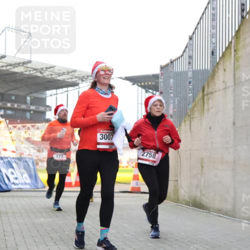 08.12.2024 - St. Pauli X-Mass-Run No. 14 H.Heesch http://msf.ph/oto/7490823 08.12.2024 10:04:55 Ziel 31, 89, 299, 595, 627, 634, 748, 791, 2380, 2382, 2383, 2485, 76, 172, 595, 748, 2485, 2758, 2937, 3007 meine-sportfotos.de