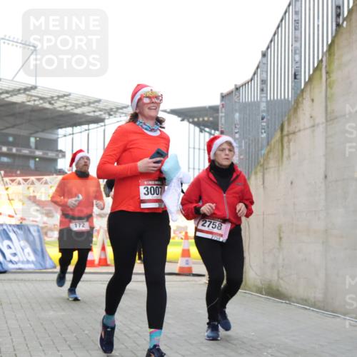 08.12.2024 - St. Pauli X-Mass-Run No. 14 H.Heesch http://msf.ph/oto/7490830 08.12.2024 10:04:55 Ziel 31, 89, 299, 595, 627, 634, 748, 791, 2380, 2382, 2383, 2485, 76, 172, 595, 748, 2485, 2758, 2937, 3007 meine-sportfotos.de