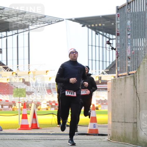 08.12.2024 - St. Pauli X-Mass-Run No. 14 H.Heesch http://msf.ph/oto/7490873 08.12.2024 09:57:10 Ziel 1754, 2956, 3095, 364, 384, 420, 1741, 3139 meine-sportfotos.de