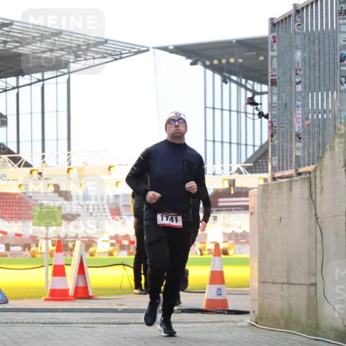 08.12.2024 - St. Pauli X-Mass-Run No. 14 H.Heesch http://msf.ph/oto/7490886 08.12.2024 09:57:10 Ziel 1754, 2956, 3095, 364, 384, 420, 1741, 3139 meine-sportfotos.de