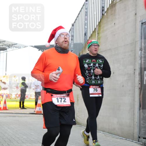 08.12.2024 - St. Pauli X-Mass-Run No. 14 H.Heesch http://msf.ph/oto/7490923 08.12.2024 10:04:58 Ziel 172, 299, 595, 627, 634, 748, 2380, 2485, 2758, 3007, 76, 172, 2758, 2937, 3007 meine-sportfotos.de