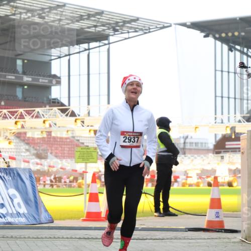 08.12.2024 - St. Pauli X-Mass-Run No. 14 H.Heesch http://msf.ph/oto/7490939 08.12.2024 10:05:00 Ziel 76, 172, 299, 595, 627, 634, 748, 2485, 2758, 3007, 76, 2937 meine-sportfotos.de