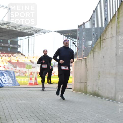 08.12.2024 - St. Pauli X-Mass-Run No. 14 H.Heesch http://msf.ph/oto/7490948 08.12.2024 09:57:11 Ziel 1741, 1754, 2956, 3095, 364, 384, 420, 1741, 3139 meine-sportfotos.de