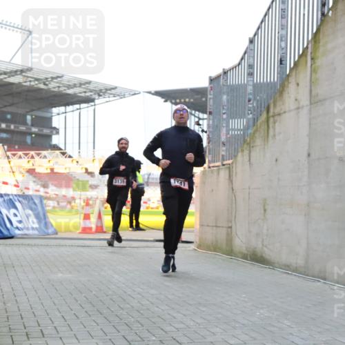 08.12.2024 - St. Pauli X-Mass-Run No. 14 H.Heesch http://msf.ph/oto/7490952 08.12.2024 09:57:11 Ziel 1741, 1754, 2956, 3095, 364, 384, 420, 1741, 3139 meine-sportfotos.de