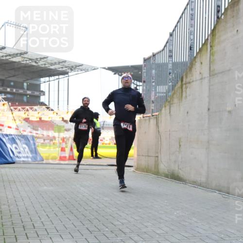 08.12.2024 - St. Pauli X-Mass-Run No. 14 H.Heesch http://msf.ph/oto/7490958 08.12.2024 09:57:11 Ziel 1741, 1754, 2956, 3095, 364, 384, 420, 1741, 3139 meine-sportfotos.de