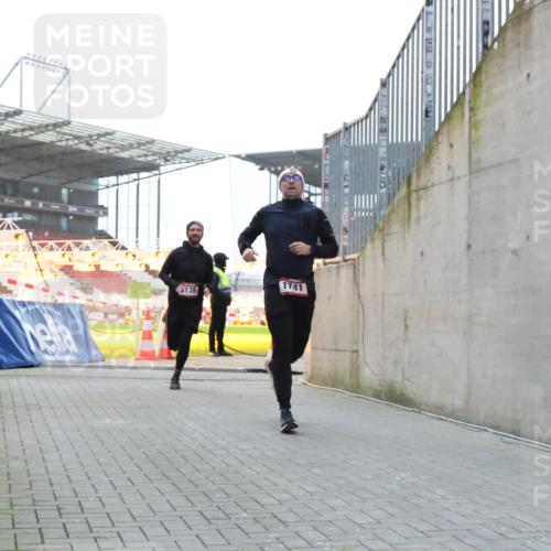 08.12.2024 - St. Pauli X-Mass-Run No. 14 H.Heesch http://msf.ph/oto/7490963 08.12.2024 09:57:11 Ziel 1741, 1754, 2956, 3095, 364, 384, 420, 1741, 3139 meine-sportfotos.de