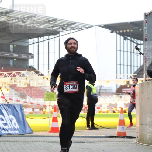 08.12.2024 - St. Pauli X-Mass-Run No. 14 H.Heesch http://msf.ph/oto/7490967 08.12.2024 09:57:12 Ziel 1741, 1754, 2956, 3139, 364, 384, 420, 1741, 3022, 3139 meine-sportfotos.de