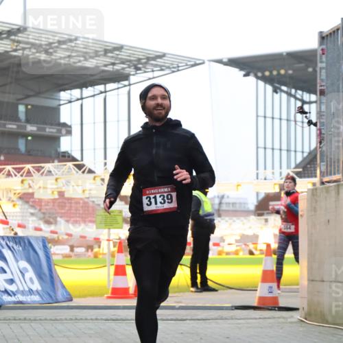 08.12.2024 - St. Pauli X-Mass-Run No. 14 H.Heesch http://msf.ph/oto/7490975 08.12.2024 09:57:12 Ziel 1741, 1754, 2956, 3139, 364, 384, 420, 1741, 3022, 3139 meine-sportfotos.de