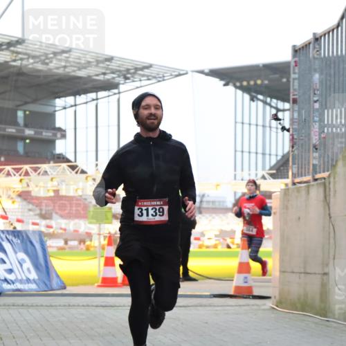 08.12.2024 - St. Pauli X-Mass-Run No. 14 H.Heesch http://msf.ph/oto/7490985 08.12.2024 09:57:12 Ziel 1741, 1754, 2956, 3139, 364, 384, 420, 1741, 3022, 3139 meine-sportfotos.de