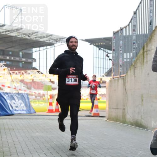 08.12.2024 - St. Pauli X-Mass-Run No. 14 H.Heesch http://msf.ph/oto/7491003 08.12.2024 09:57:12 Ziel 1741, 1754, 2956, 3139, 364, 384, 420, 1741, 3022, 3139 meine-sportfotos.de