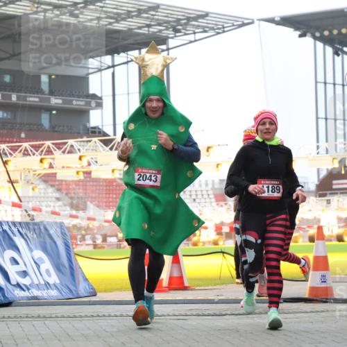 08.12.2024 - St. Pauli X-Mass-Run No. 14 H.Heesch http://msf.ph/oto/7491044 08.12.2024 10:05:09 Ziel 76, 172, 2758, 2937, 3007, 1189, 1355, 2042, 2043 meine-sportfotos.de