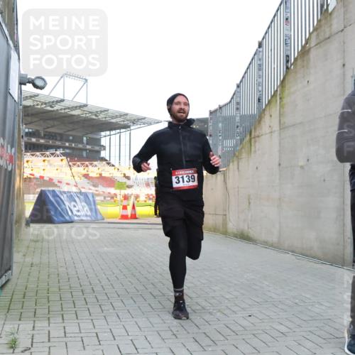08.12.2024 - St. Pauli X-Mass-Run No. 14 H.Heesch http://msf.ph/oto/7491049 08.12.2024 09:57:13 Ziel 1741, 1754, 2956, 3139, 364, 384, 420, 1741, 3022, 3139 meine-sportfotos.de