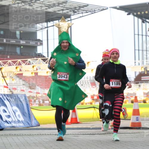 08.12.2024 - St. Pauli X-Mass-Run No. 14 H.Heesch http://msf.ph/oto/7491052 08.12.2024 10:05:09 Ziel 76, 172, 2758, 2937, 3007, 1189, 1355, 2042, 2043 meine-sportfotos.de