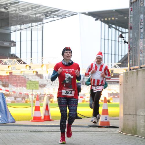 08.12.2024 - St. Pauli X-Mass-Run No. 14 H.Heesch http://msf.ph/oto/7491065 08.12.2024 09:57:14 Ziel 1741, 1754, 2956, 3139, 364, 384, 420, 3022, 3139 meine-sportfotos.de