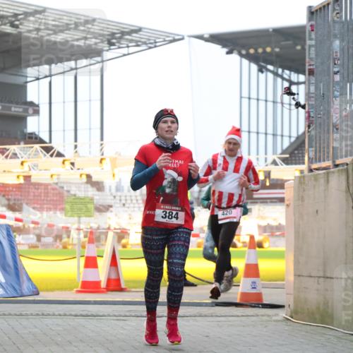 08.12.2024 - St. Pauli X-Mass-Run No. 14 H.Heesch http://msf.ph/oto/7491073 08.12.2024 09:57:14 Ziel 1741, 1754, 2956, 3139, 364, 384, 420, 3022, 3139 meine-sportfotos.de