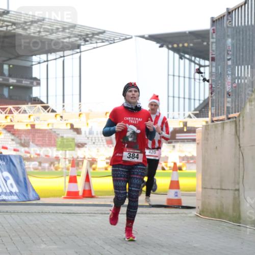 08.12.2024 - St. Pauli X-Mass-Run No. 14 H.Heesch http://msf.ph/oto/7491089 08.12.2024 09:57:15 Ziel 1741, 1754, 2956, 3139, 364, 384, 420, 3022 meine-sportfotos.de