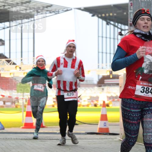 08.12.2024 - St. Pauli X-Mass-Run No. 14 H.Heesch http://msf.ph/oto/7491109 08.12.2024 09:57:16 Ziel 384, 1741, 1754, 2956, 3139, 364, 384, 420, 755, 763, 1982, 3022 meine-sportfotos.de