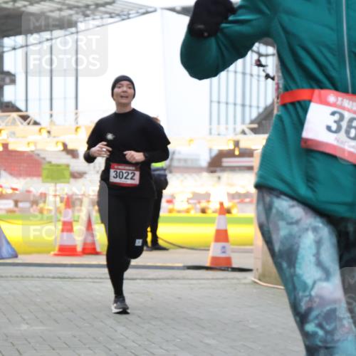08.12.2024 - St. Pauli X-Mass-Run No. 14 H.Heesch http://msf.ph/oto/7491266 08.12.2024 09:57:19 Ziel 364, 384, 420, 1741, 1754, 2956, 3139, 364, 420, 755, 763, 904, 1291, 1982, 2267, 3022 meine-sportfotos.de