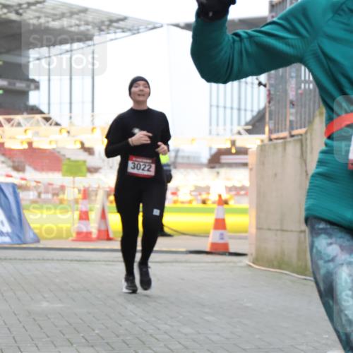 08.12.2024 - St. Pauli X-Mass-Run No. 14 H.Heesch http://msf.ph/oto/7491279 08.12.2024 09:57:19 Ziel 364, 384, 420, 1741, 1754, 2956, 3139, 364, 420, 755, 763, 904, 1291, 1982, 2267, 3022 meine-sportfotos.de