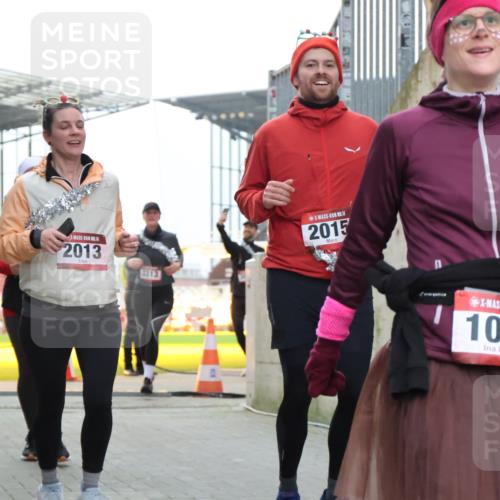 08.12.2024 - St. Pauli X-Mass-Run No. 14 H.Heesch http://msf.ph/oto/7491471 08.12.2024 10:05:24 Ziel 1021, 1067, 1189, 1355, 2013, 2042, 2043, 24, 1021, 1067, 2013, 2015, 2165, 2836, 3077, 3311, 3313, 3314, 3315, 3317, 3318 meine-sportfotos.de