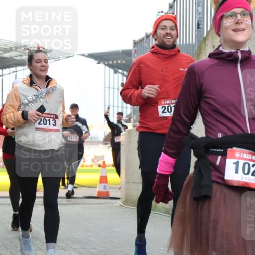 08.12.2024 - St. Pauli X-Mass-Run No. 14 H.Heesch http://msf.ph/oto/7491478 08.12.2024 10:05:24 Ziel 1021, 1067, 1189, 1355, 2013, 2042, 2043, 24, 1021, 1067, 2013, 2015, 2165, 2836, 3077, 3311, 3313, 3314, 3315, 3317, 3318 meine-sportfotos.de