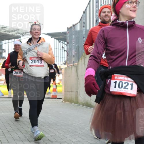 08.12.2024 - St. Pauli X-Mass-Run No. 14 H.Heesch http://msf.ph/oto/7491510 08.12.2024 10:05:24 Ziel 1021, 1067, 1189, 1355, 2013, 2042, 2043, 24, 1021, 1067, 2013, 2015, 2165, 2836, 3077, 3311, 3313, 3314, 3315, 3317, 3318 meine-sportfotos.de
